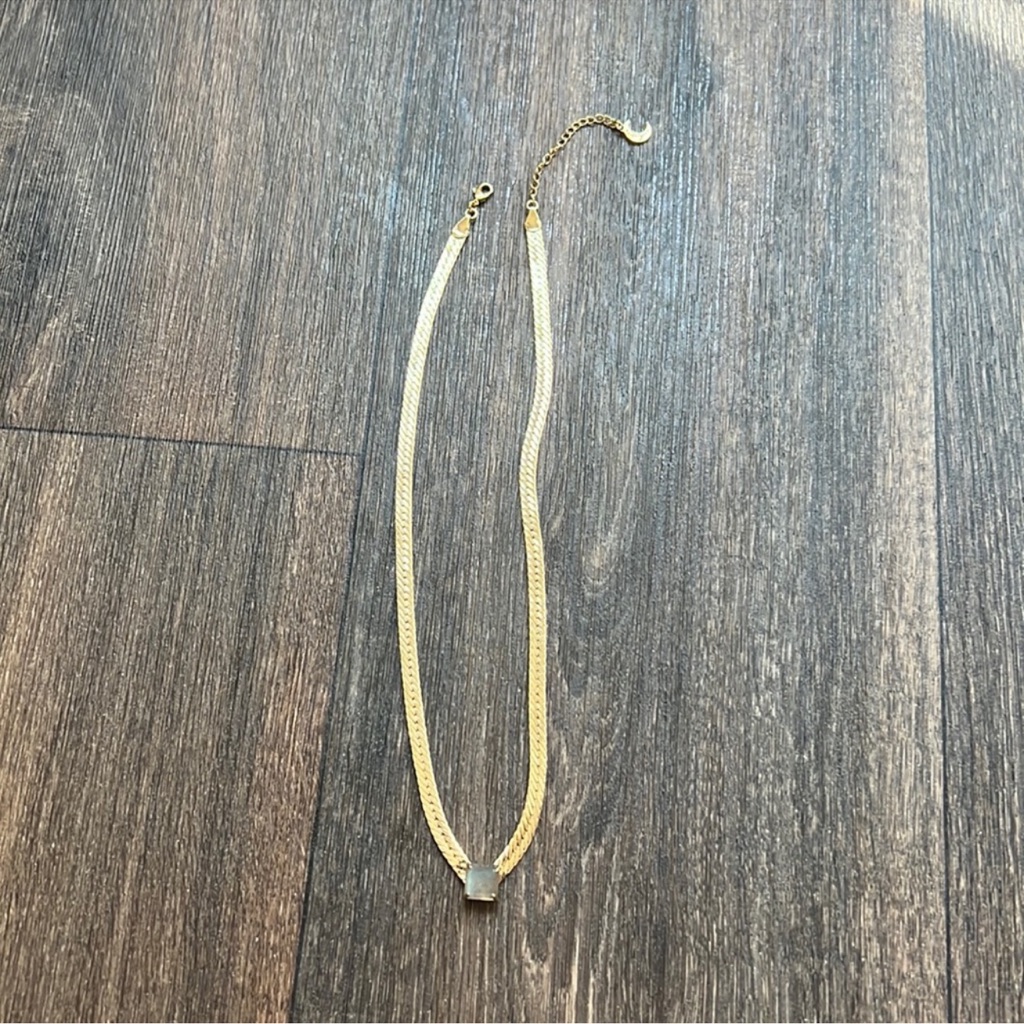 Lili Claspe Necklace